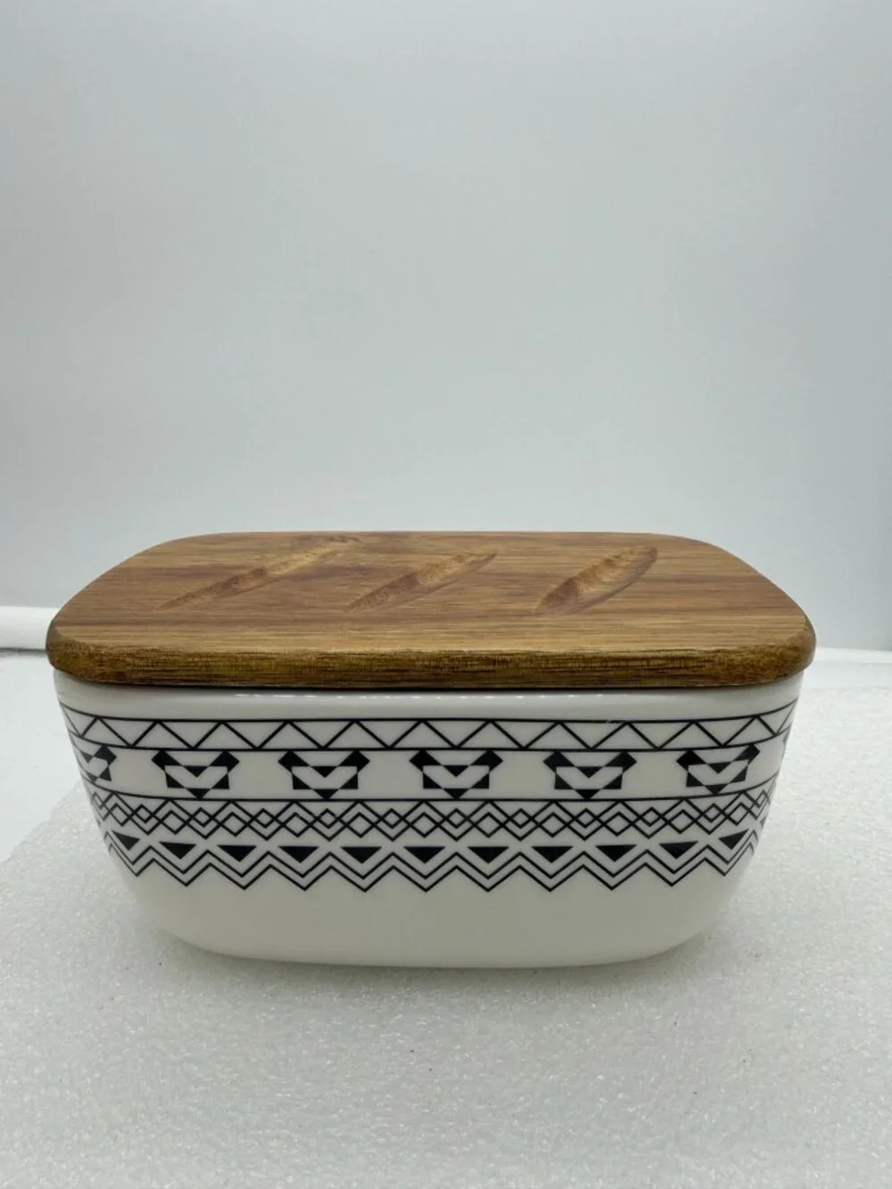 Dowan Bohemian Style Ceramic Butter Cheese Dish with Wood Lid